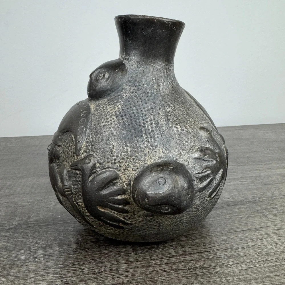Antique Pre-Columbian Chimu Black Clay Pottery Vessel Pre-Columbian Figural Vase